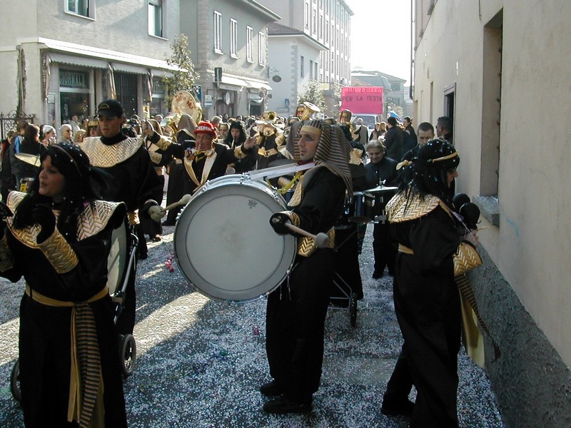lurate_caccivio_corteo_08 (10).jpg